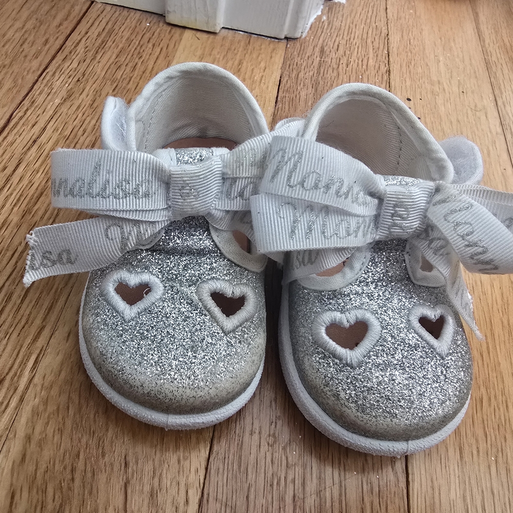 Monnalisa Silver Glitter Kids Shoes with Heart Cutouts Sz 18